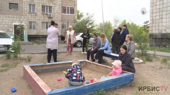 Не по-детски: в Павлодаре жители двух многоэтажек 3 года ждут обещанную площадку